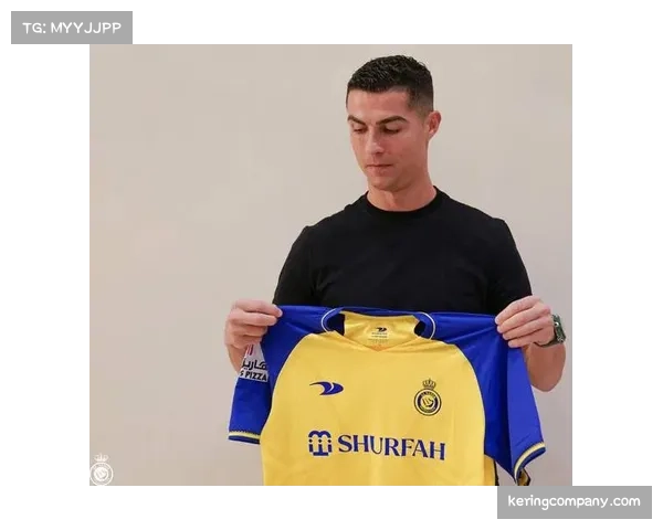 福布斯公布球员收入榜C罗梅西本泽马包揽前三彰显足坛吸金王者风采 福布斯公布球员收入榜C罗梅西本泽马包揽前三彰显足坛吸金王者风采